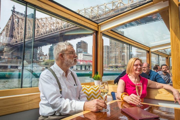 Manhattan Architecture Yacht Cruise - Image 2