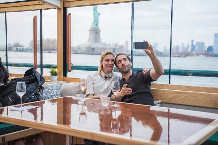 Manhattan Architecture Yacht Cruise - Image 5
